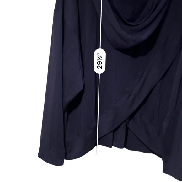 LANE BRYANT LIVI ACTIVE NAVY BLUE V-NECK HOODIE TOP 26/28 Cross‎ back - Picture 6 of 6